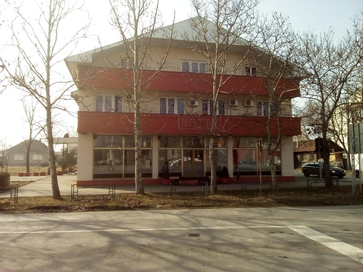 Restoran Sa Prenocistem Zitiste Hotel Exterior photo
